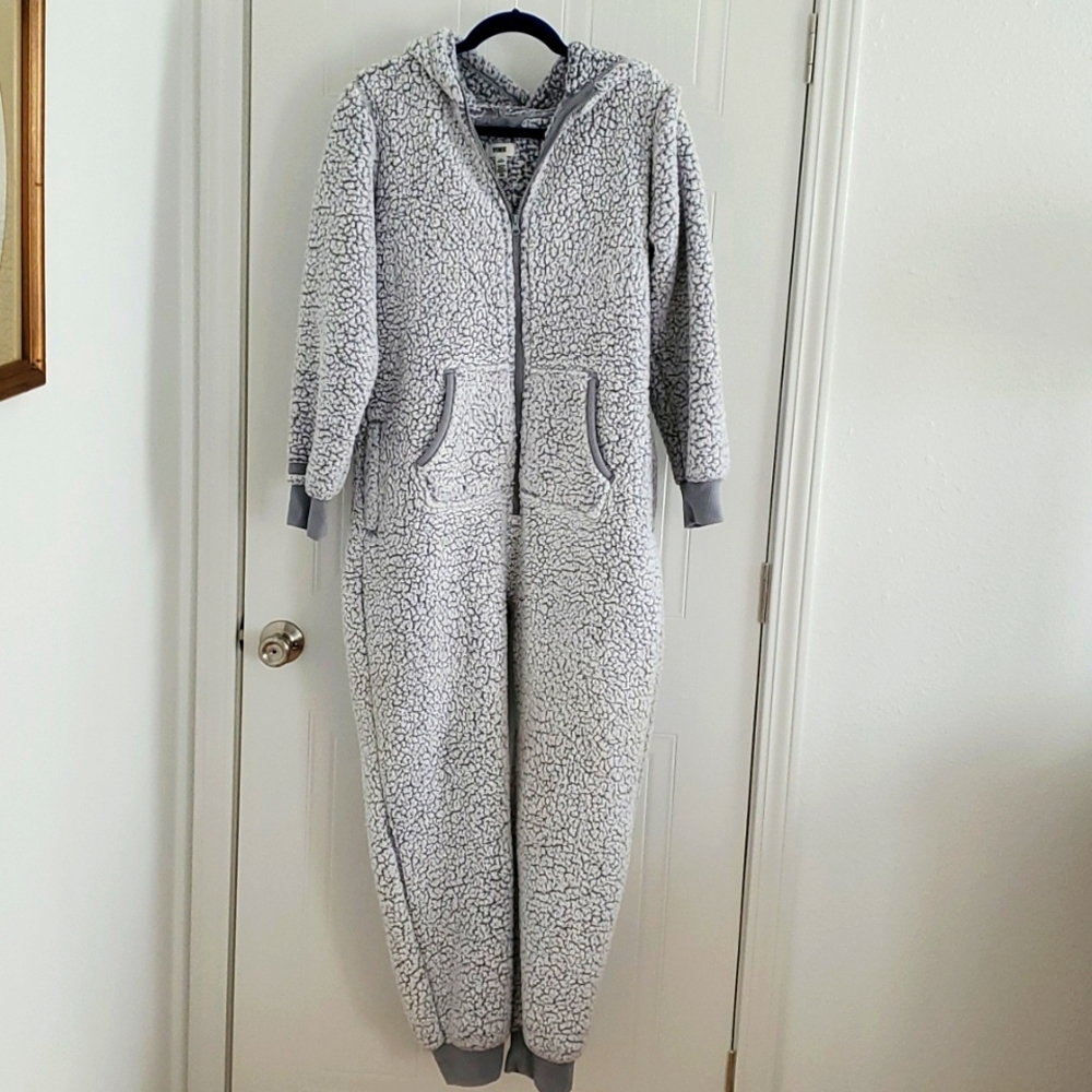 PINK One piece fuzzy lounge suit